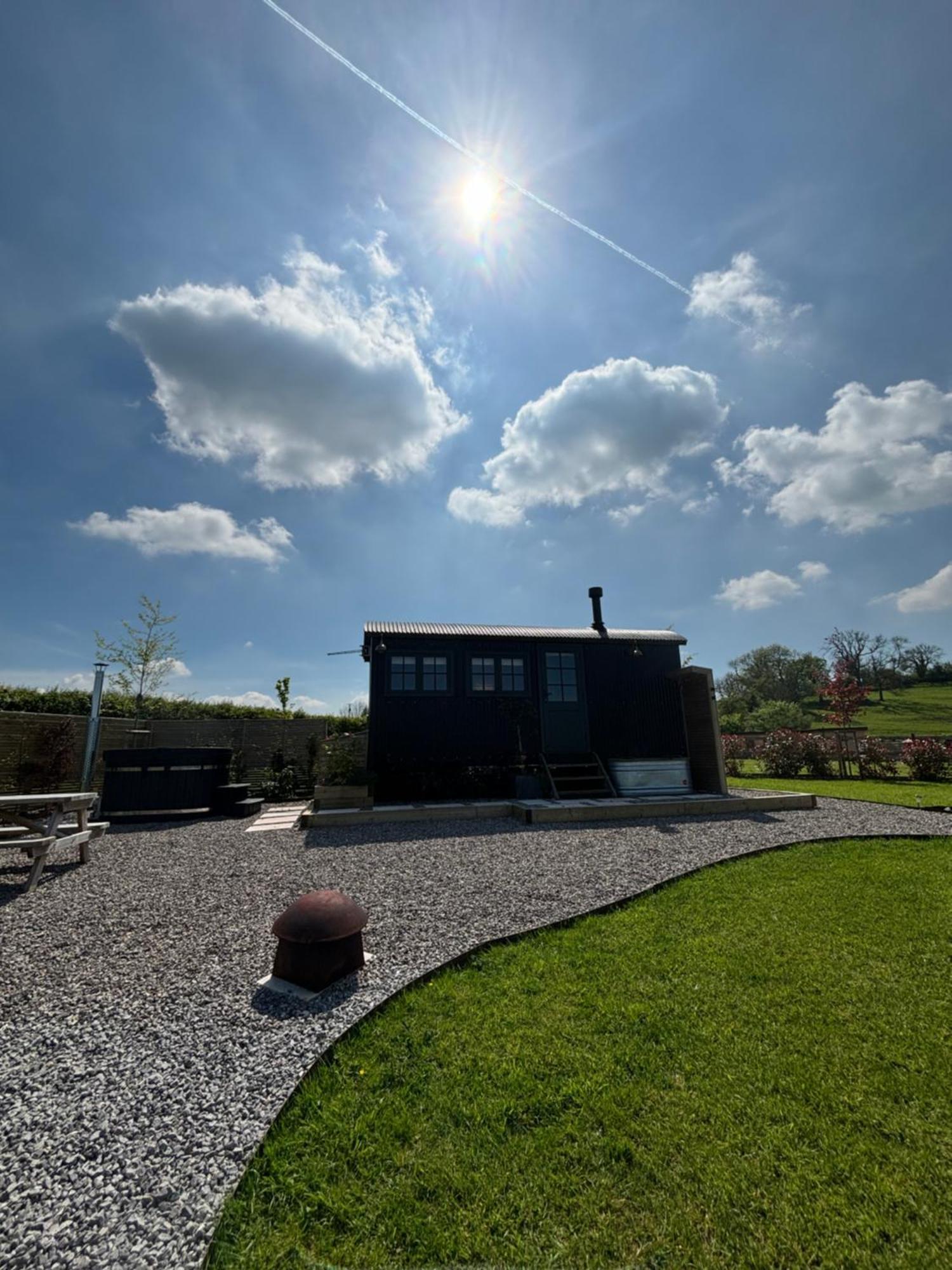 The Winford Retreat Villa Exterior photo